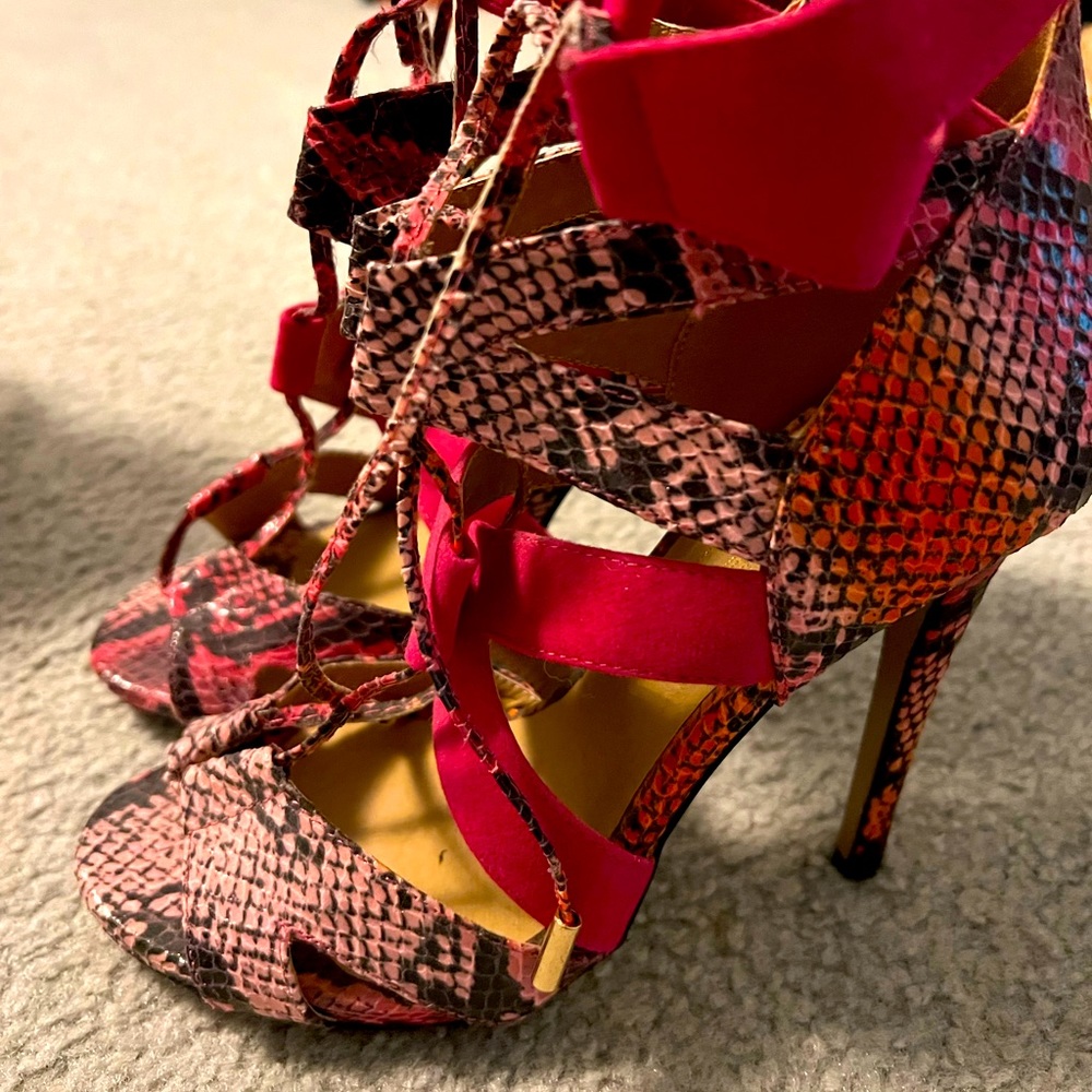 Pink snakeskin cage lattice heeled sandals 7.5